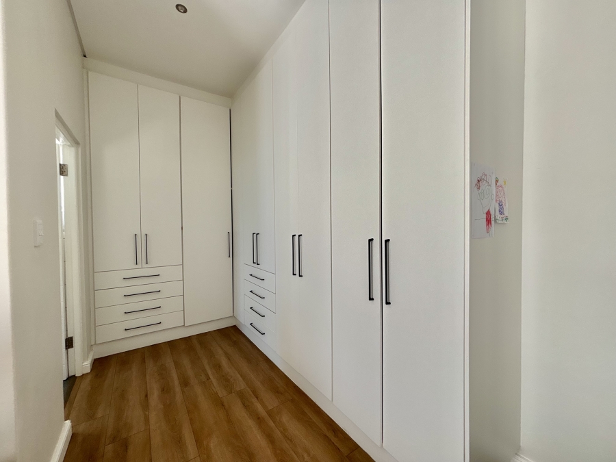 4 Bedroom Property for Sale in Sandown Western Cape
